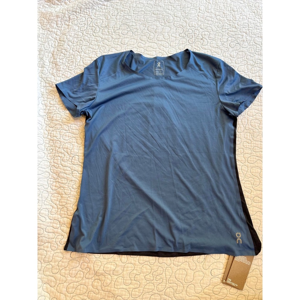 On Running Performance Womens Size Large DryTec Athletic Workout Shirt‎